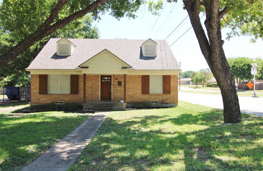 Property photo for 900 Valley Ridge Drive, DeSoto, TX