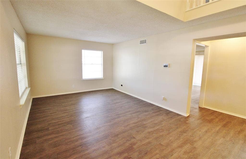 900 Valley Ridge Drive, DeSoto, TX 75115 900 Valley Ridge Drive, DeSoto, TX 75115