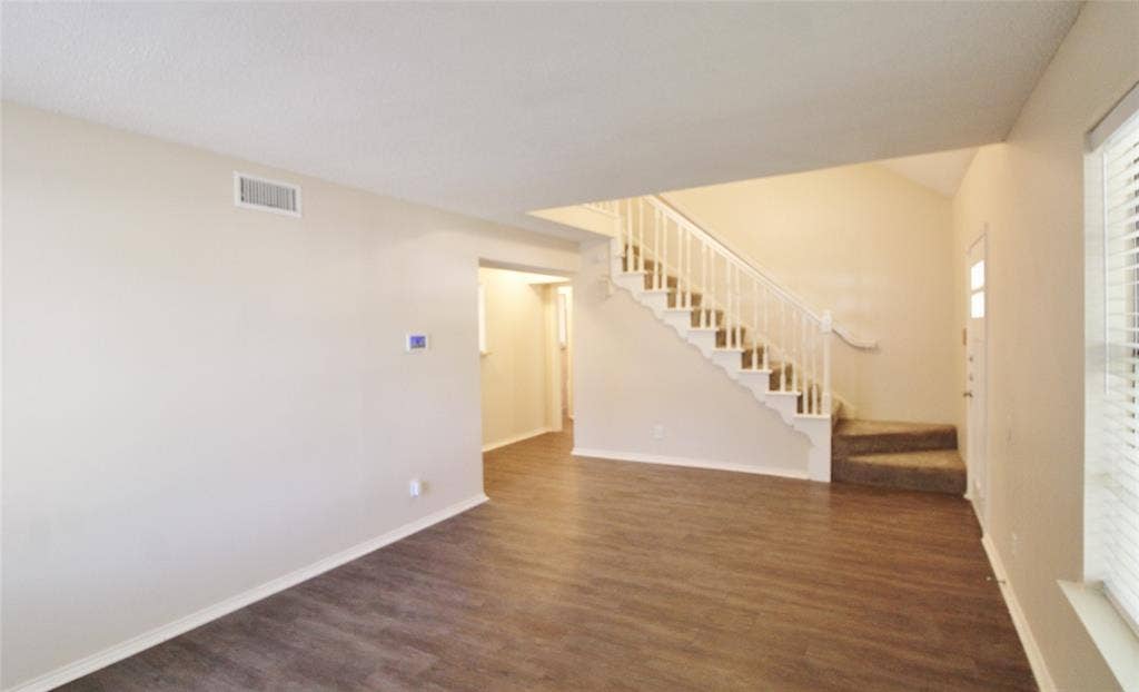 900 Valley Ridge Drive, DeSoto, TX 75115 900 Valley Ridge Drive, DeSoto, TX 75115