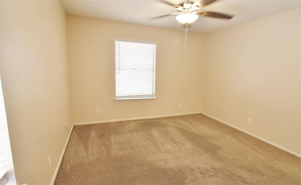 900 Valley Ridge Drive, DeSoto, TX 75115 900 Valley Ridge Drive, DeSoto, TX 75115