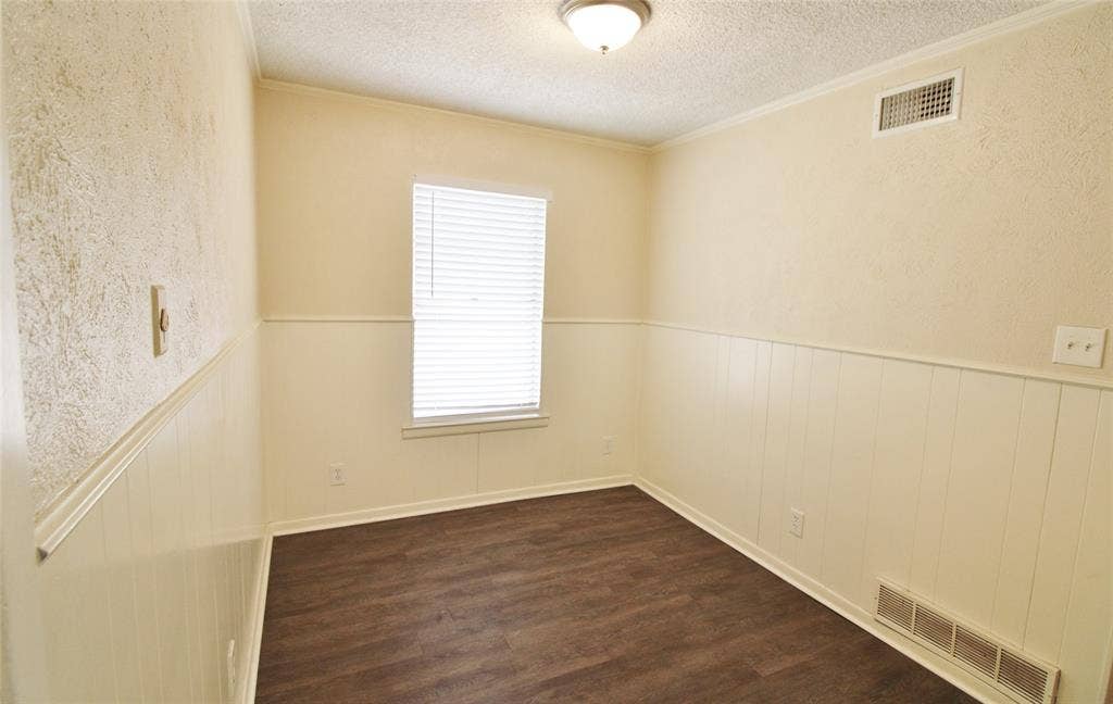 900 Valley Ridge Drive, DeSoto, TX 75115 900 Valley Ridge Drive, DeSoto, TX 75115