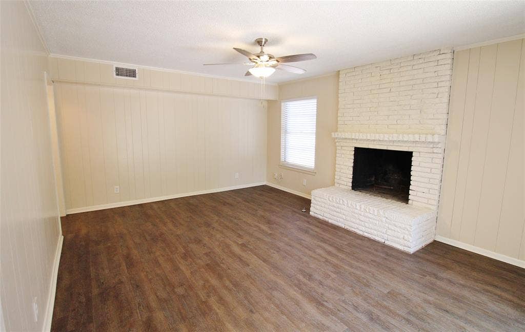 900 Valley Ridge Drive, DeSoto, TX 75115 900 Valley Ridge Drive, DeSoto, TX 75115