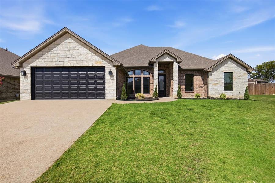 Property photo for 905 Cumberland Street, McGregor, TX