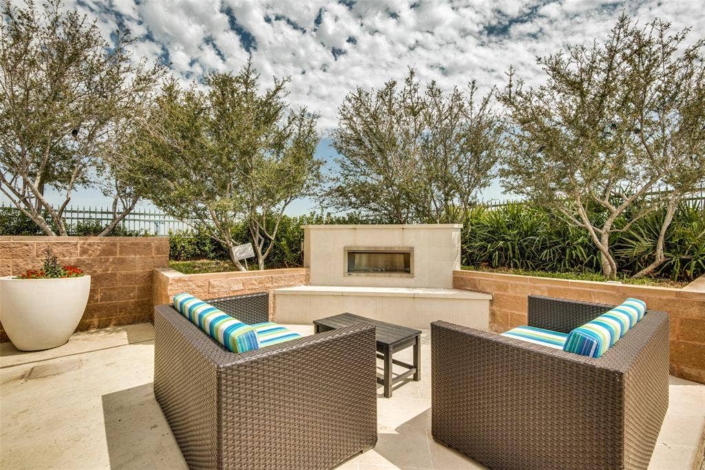 330 Las Colinas Boulevard E, #1016, Irving, TX 75039 Gas fireplace with seating is perfect for enjoying time with friends and neighbors