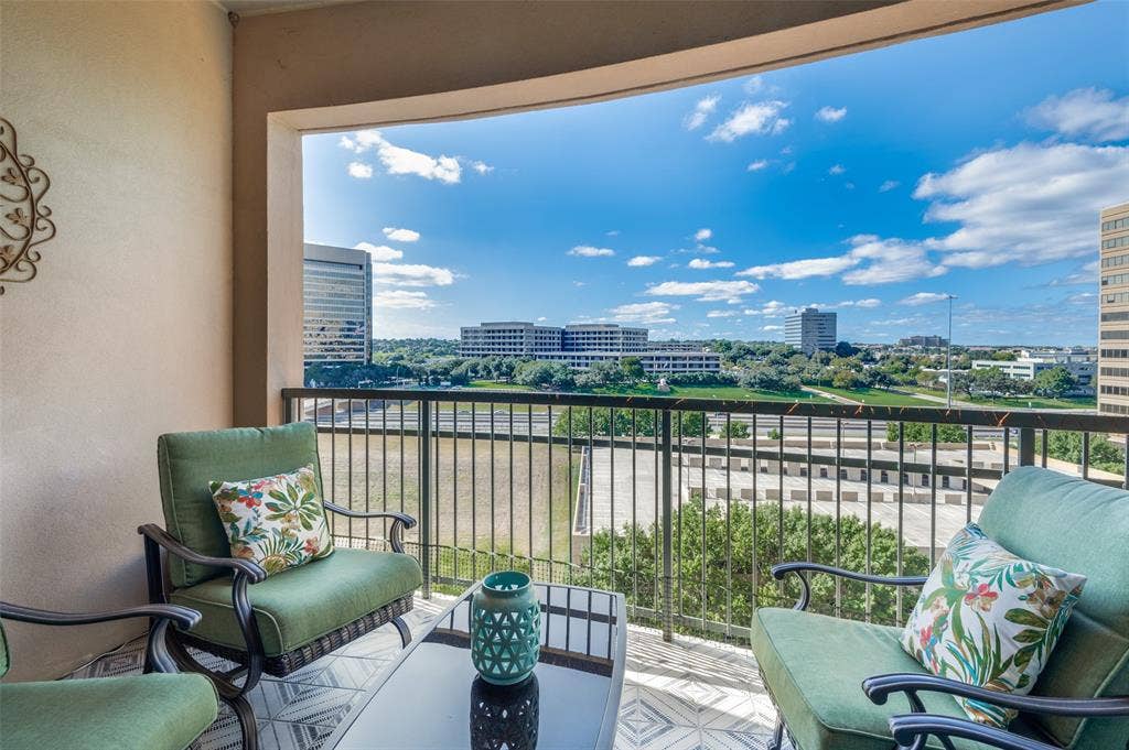 330 Las Colinas Boulevard E, #1016, Irving, TX 75039 Private balcony with views of Las Colinas country club