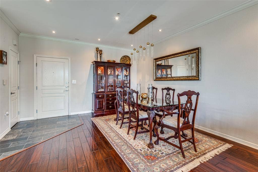330 Las Colinas Boulevard E, #1016, Irving, TX 75039 Dining room is ample size for entertaining family and friends