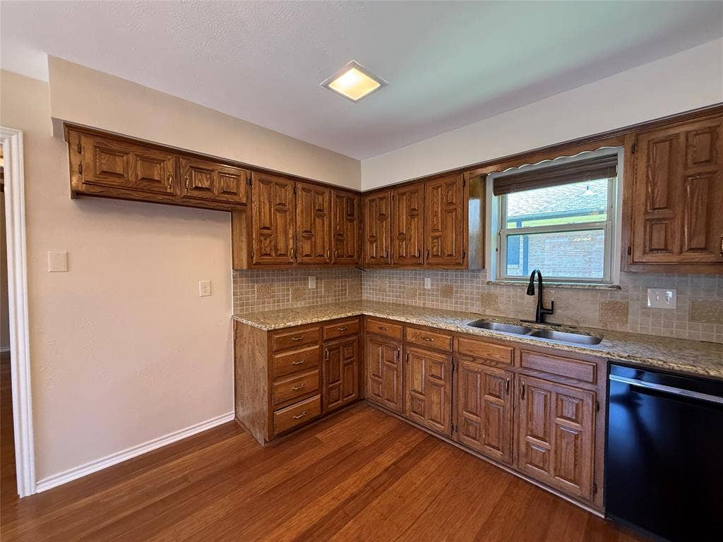 3205 Cross Bend Road, Plano, TX 75023 3205 Cross Bend Road, Plano, TX 75023