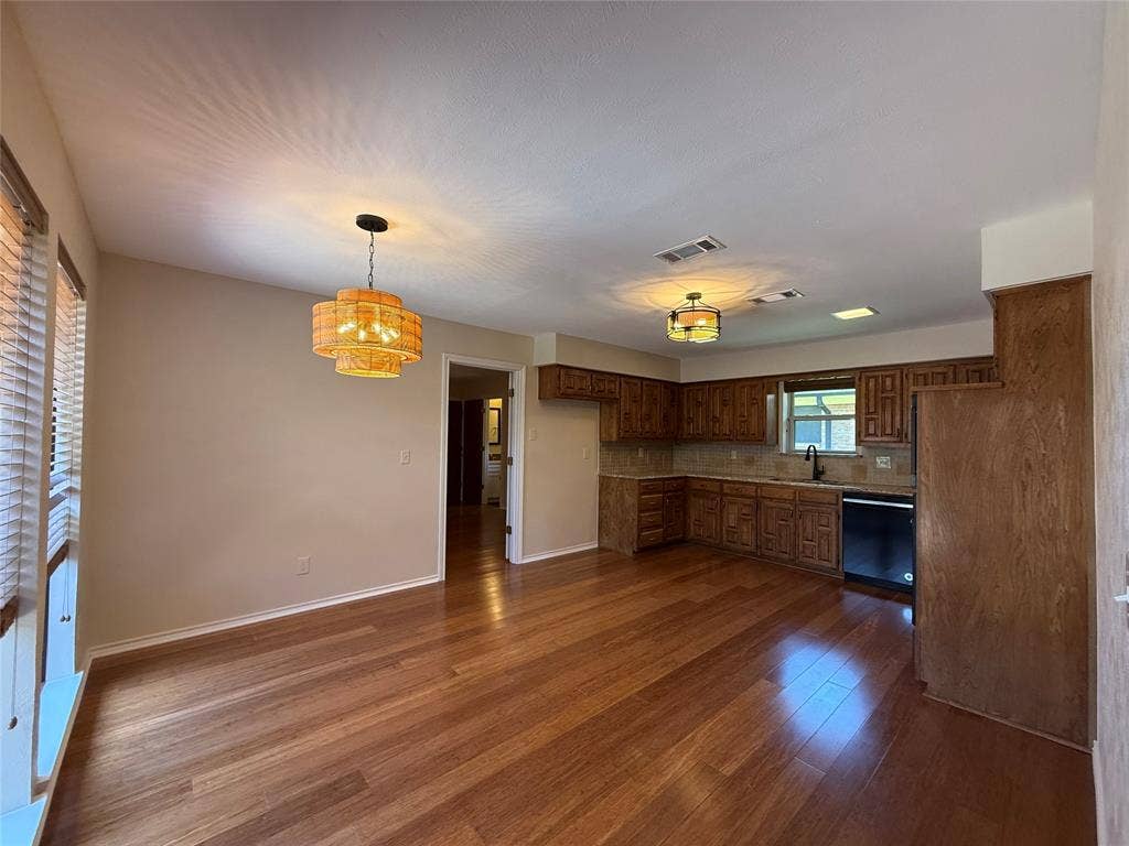 3205 Cross Bend Road, Plano, TX 75023 3205 Cross Bend Road, Plano, TX 75023