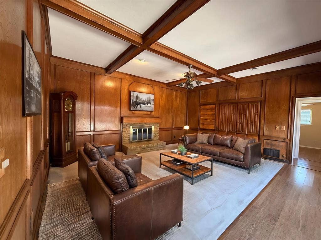 3205 Cross Bend Road, Plano, TX 75023 VIRTUAL STAGED