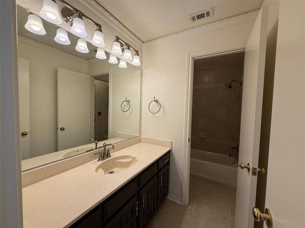 3205 Cross Bend Road, Plano, TX 75023 3205 Cross Bend Road, Plano, TX 75023