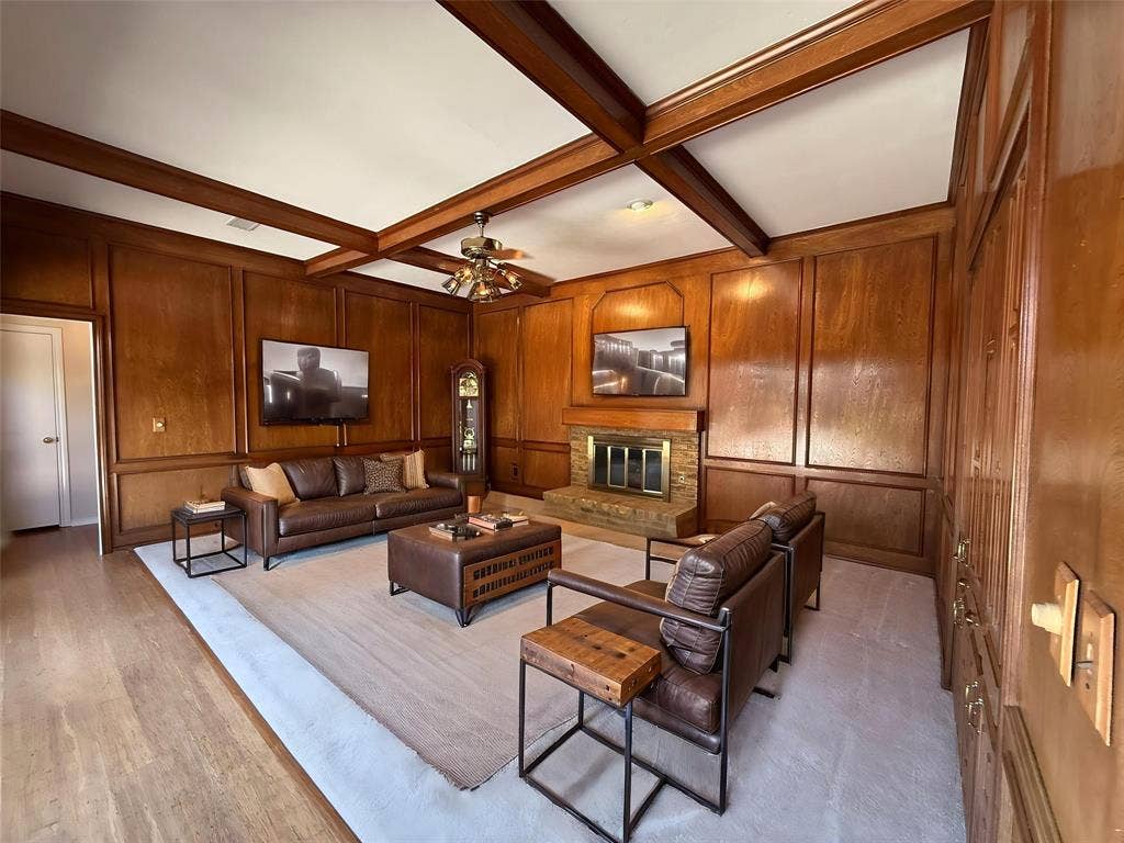 3205 Cross Bend Road, Plano, TX 75023 VIRTUAL STAGED