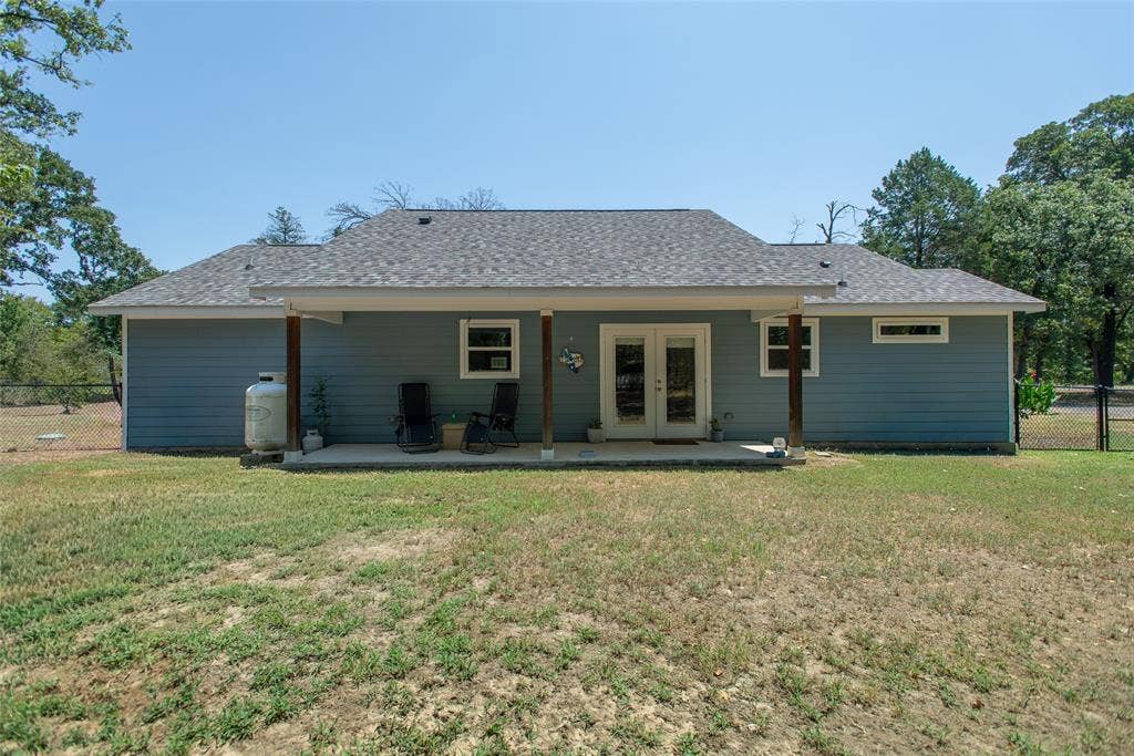802 County Road 2406, Tool, TX 75143