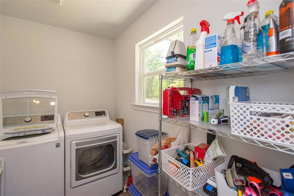 802 County Road 2406, Tool, TX 75143