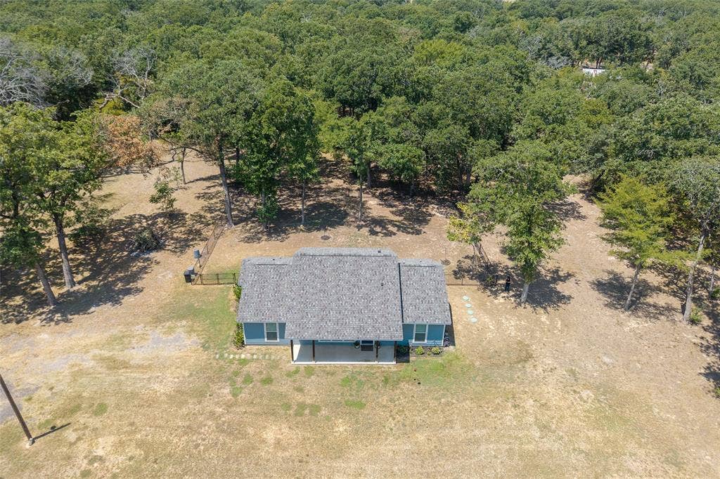 802 County Road 2406, Tool, TX 75143