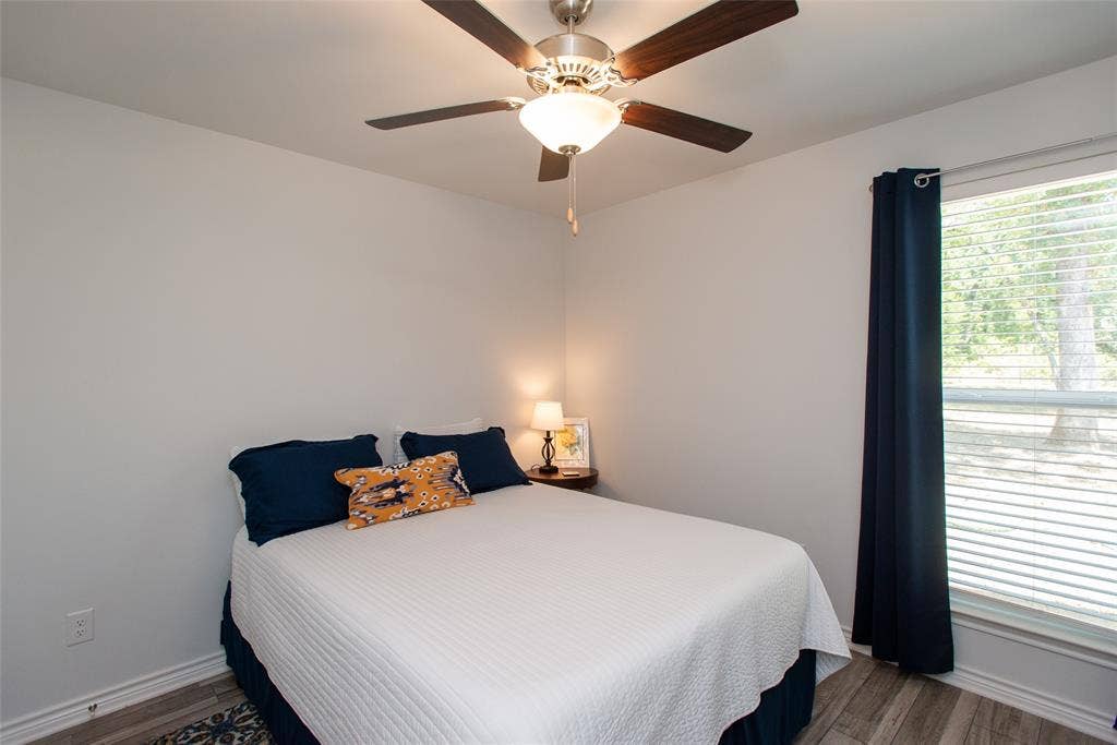 802 County Road 2406, Tool, TX 75143