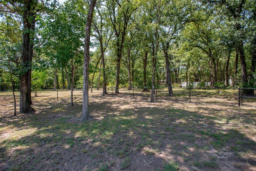 802 County Road 2406, Tool, TX 75143