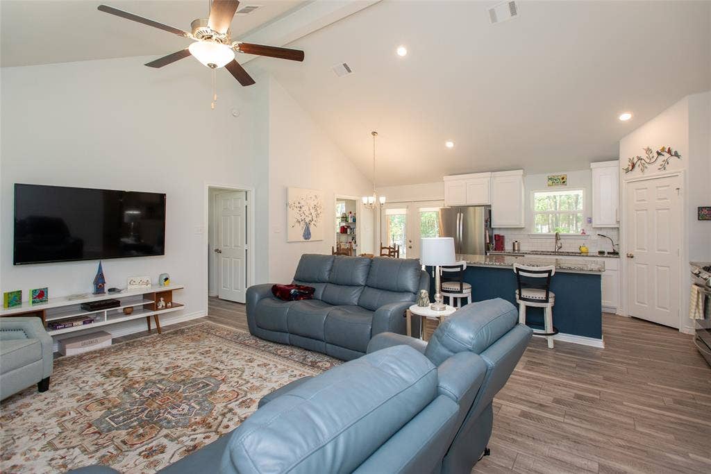 802 County Road 2406, Tool, TX 75143