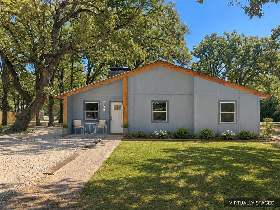 Property photo for 155 Barcelona Street, Payne Springs, TX