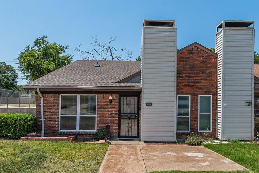 Property photo for 1508 Britainway Lane, Dallas, TX