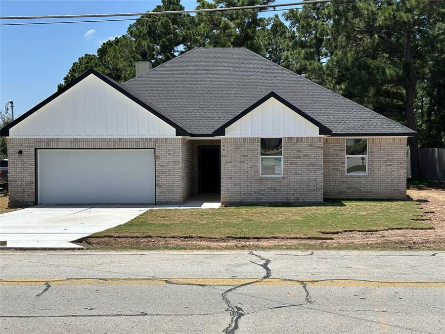 Property photo for 109 Mauna Kea Lane, Bastrop, TX