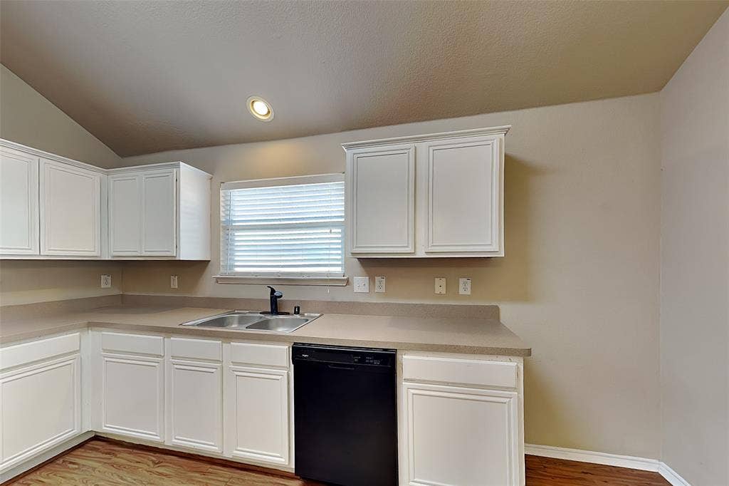 5561 Spring Ridge Drive, Watauga, TX 76137 5561 Spring Ridge Drive, Watauga, TX 76137