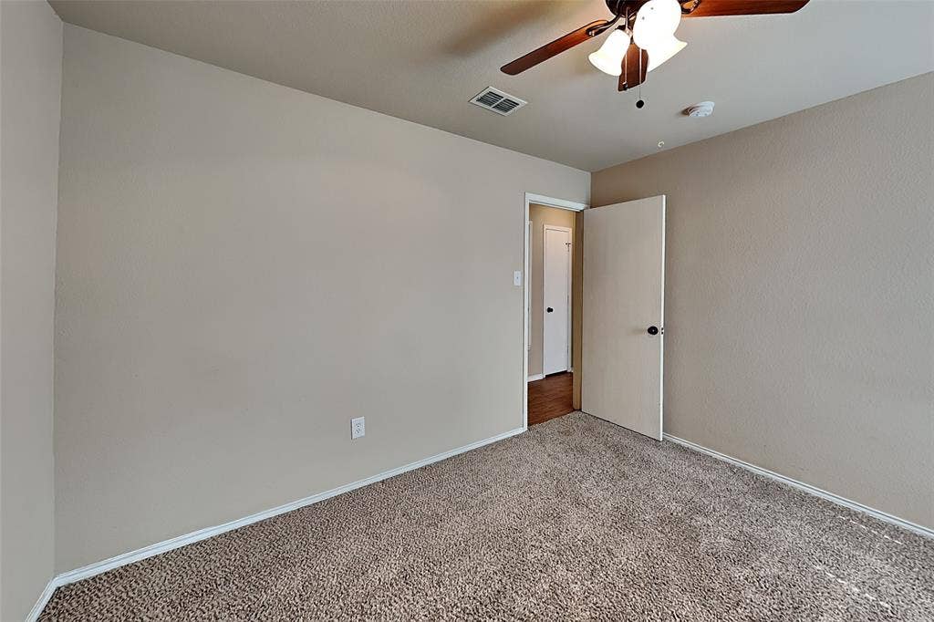 5561 Spring Ridge Drive, Watauga, TX 76137 5561 Spring Ridge Drive, Watauga, TX 76137