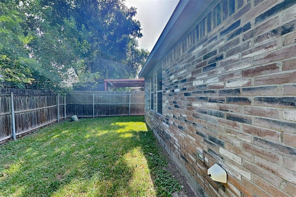 5561 Spring Ridge Drive, Watauga, TX 76137 5561 Spring Ridge Drive, Watauga, TX 76137