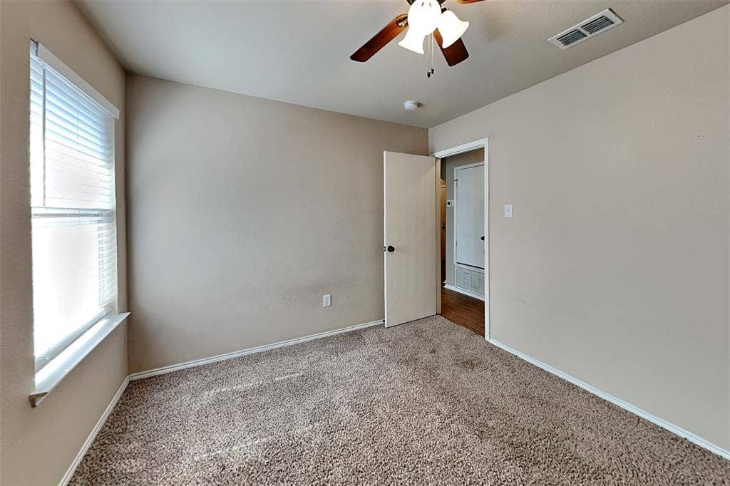 5561 Spring Ridge Drive, Watauga, TX 76137 5561 Spring Ridge Drive, Watauga, TX 76137