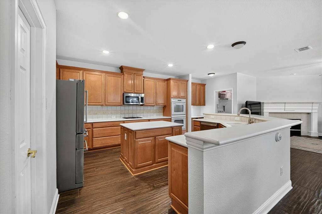 14505 Farmcote Drive, Frisco, TX 75035 14505 Farmcote Drive, Frisco, TX 75035