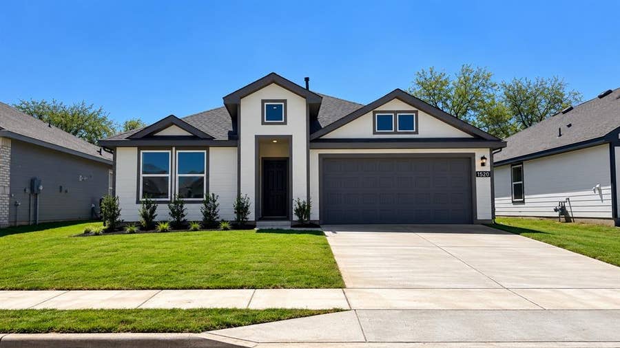 Property photo for 1520 LEMON TREE Lane, Fort Worth, TX