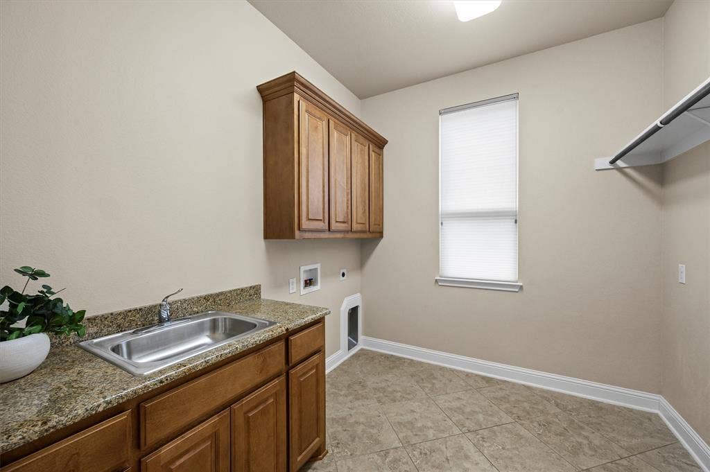 2524 Hayloft Way, Plano, TX 75075 2524 Hayloft Way, Plano, TX 75075