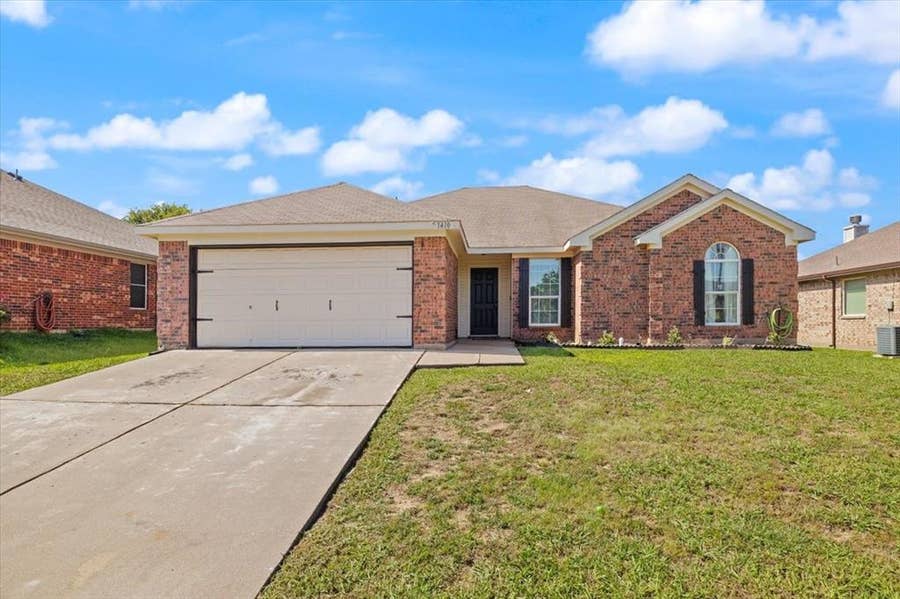 Property photo for 1410 Teal Way, Midlothian, TX