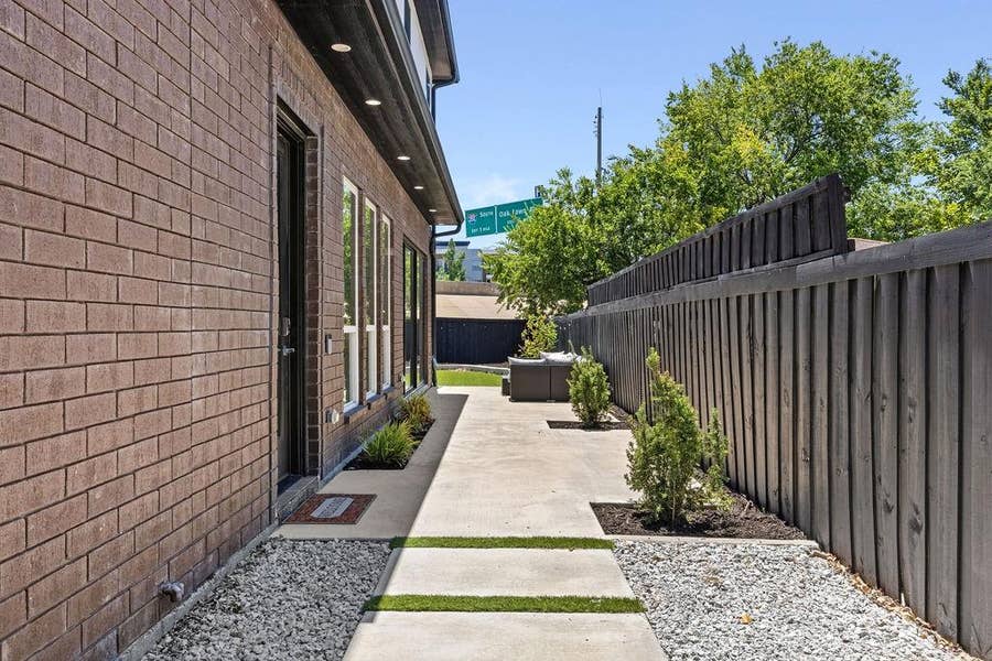 Property photo for 2722 Hondo Avenue, Dallas, TX