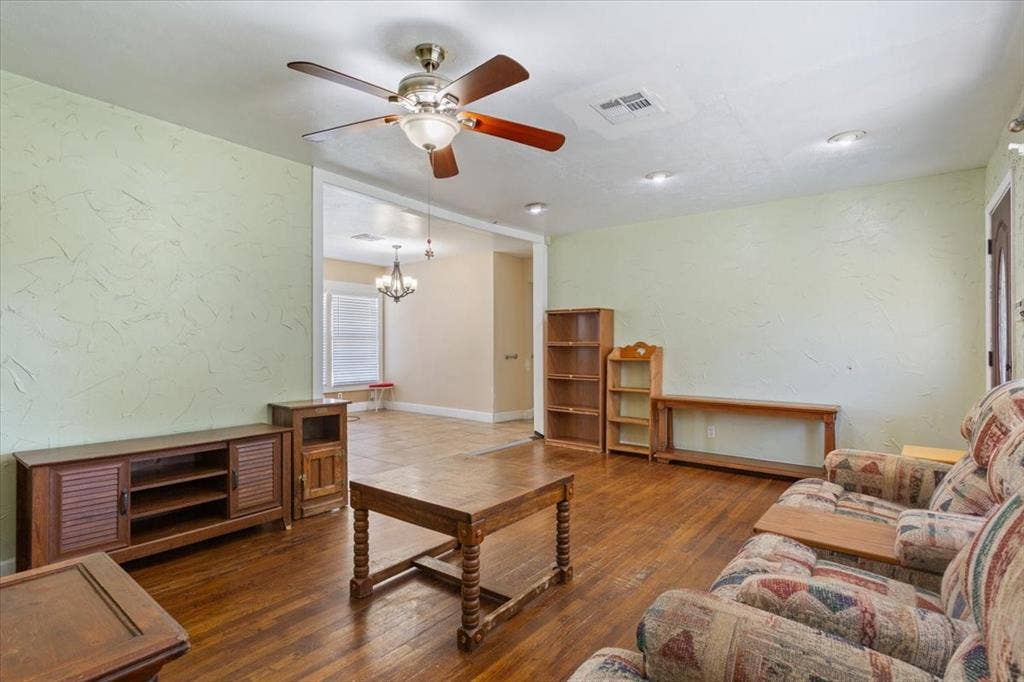 4617 Colonial Avenue, Waco, TX 76710 4617 Colonial Avenue, Waco, TX 76710