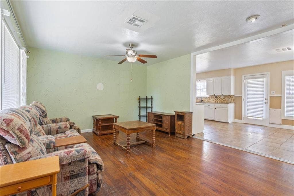 4617 Colonial Avenue, Waco, TX 76710 4617 Colonial Avenue, Waco, TX 76710