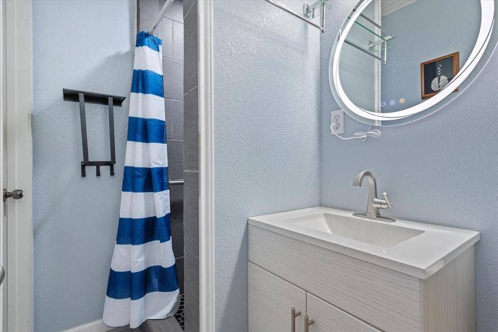 4617 Colonial Avenue, Waco, TX 76710 4617 Colonial Avenue, Waco, TX 76710