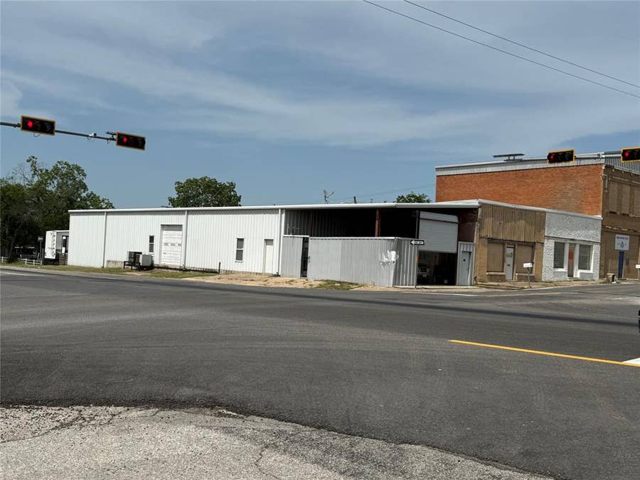 Property photo for 101 E Frederick Street E, Riesel, TX