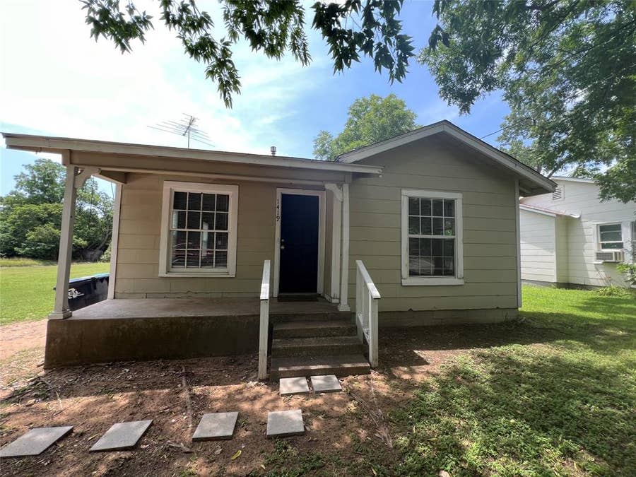Property photo for 1419 Lindsey, Denton, TX