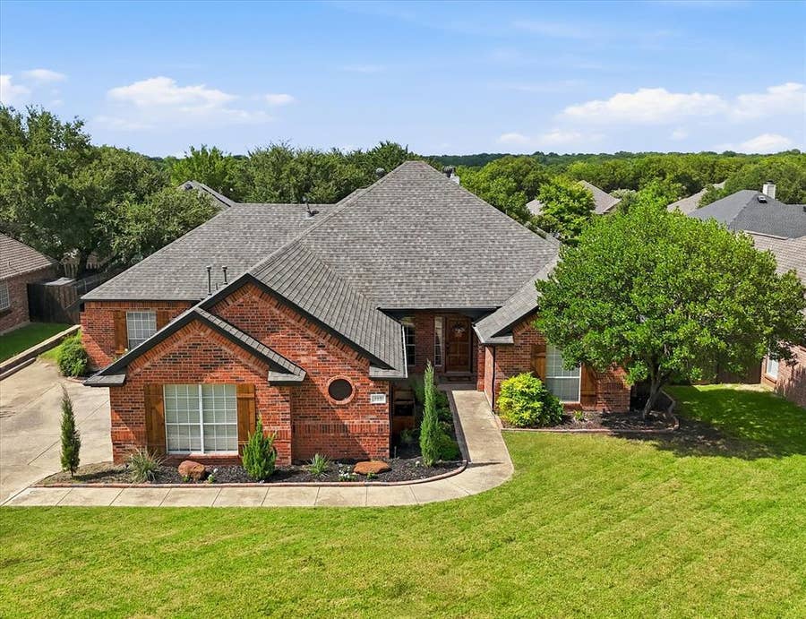Property photo for 115 Honeysuckle Drive, Justin, TX