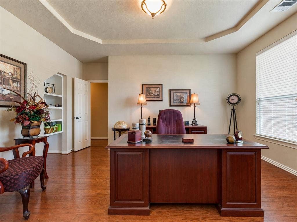 404 Mountain Place, DeSoto, TX 75115