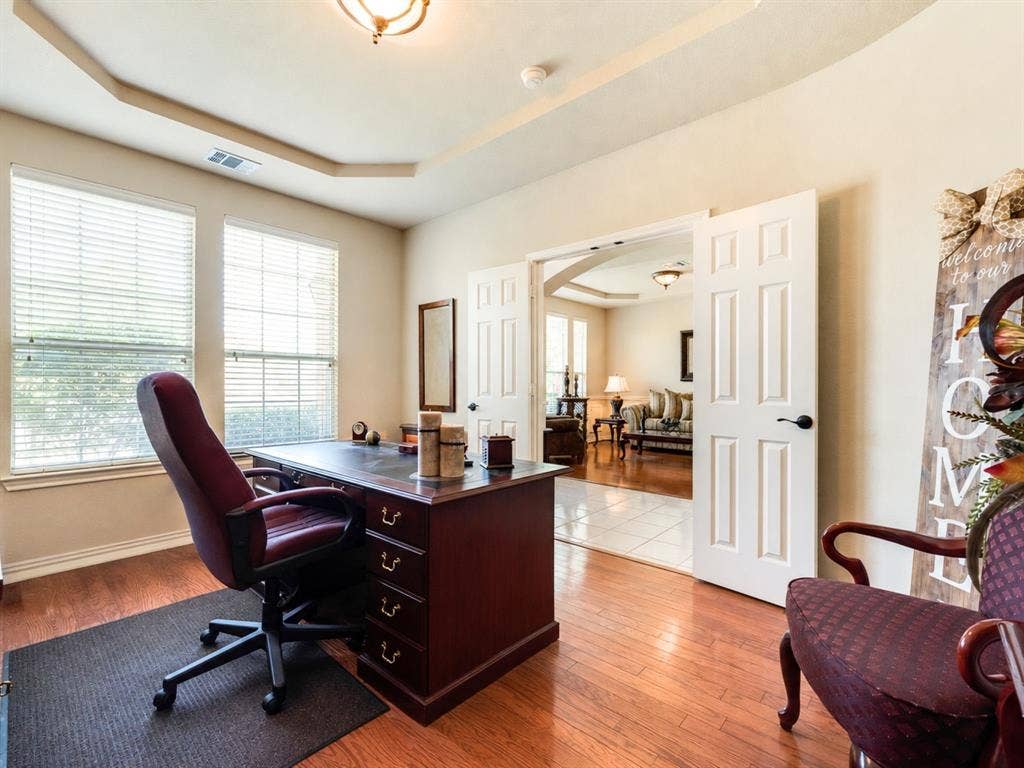 404 Mountain Place, DeSoto, TX 75115