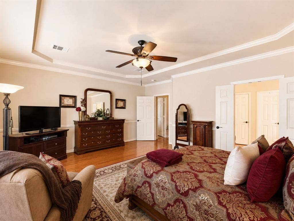 404 Mountain Place, DeSoto, TX 75115