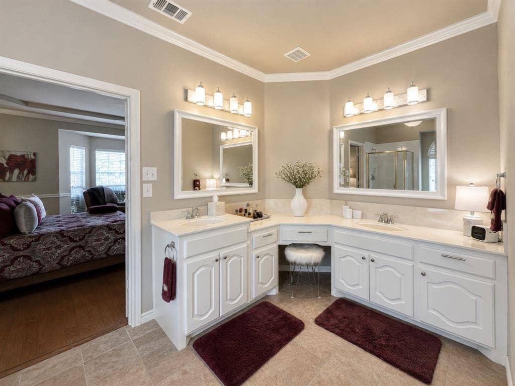 404 Mountain Place, DeSoto, TX 75115
