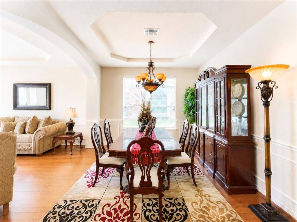 404 Mountain Place, DeSoto, TX 75115