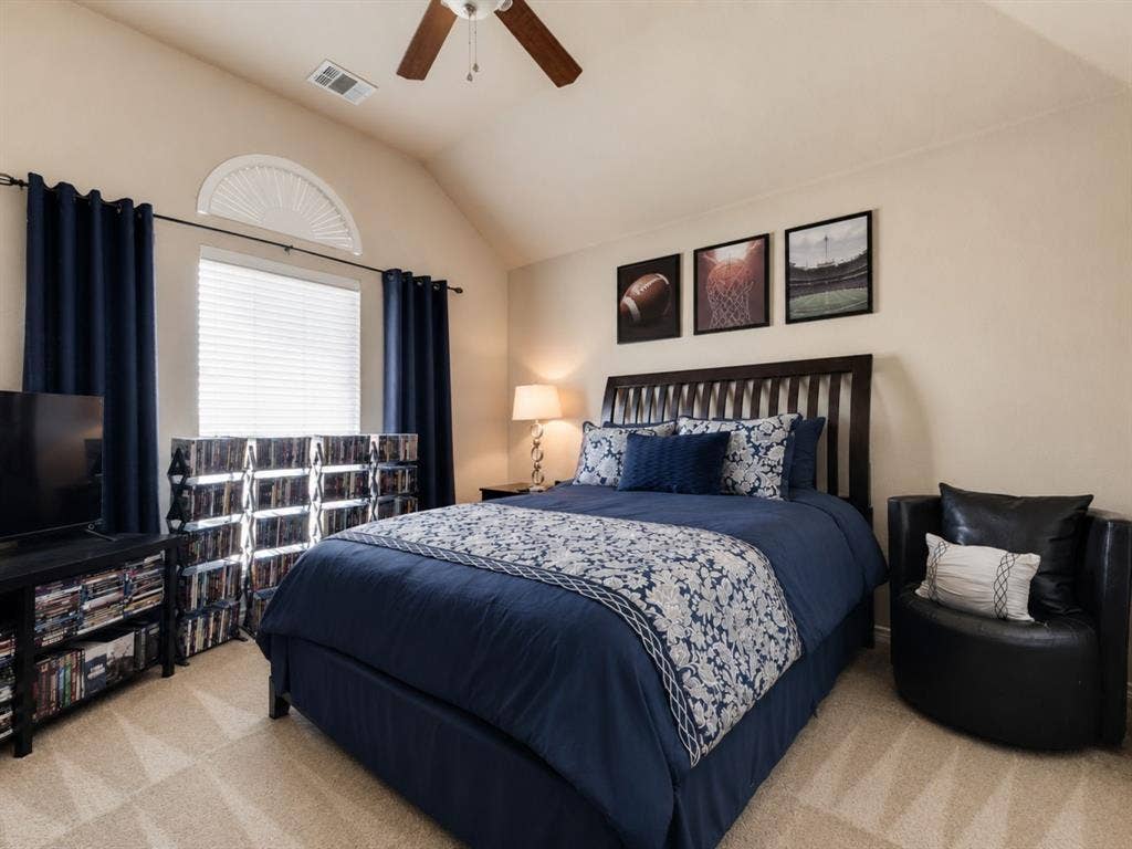 404 Mountain Place, DeSoto, TX 75115