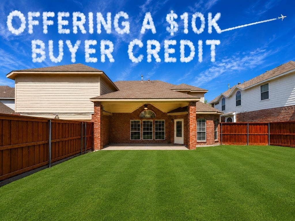 404 Mountain Place, DeSoto, TX 75115