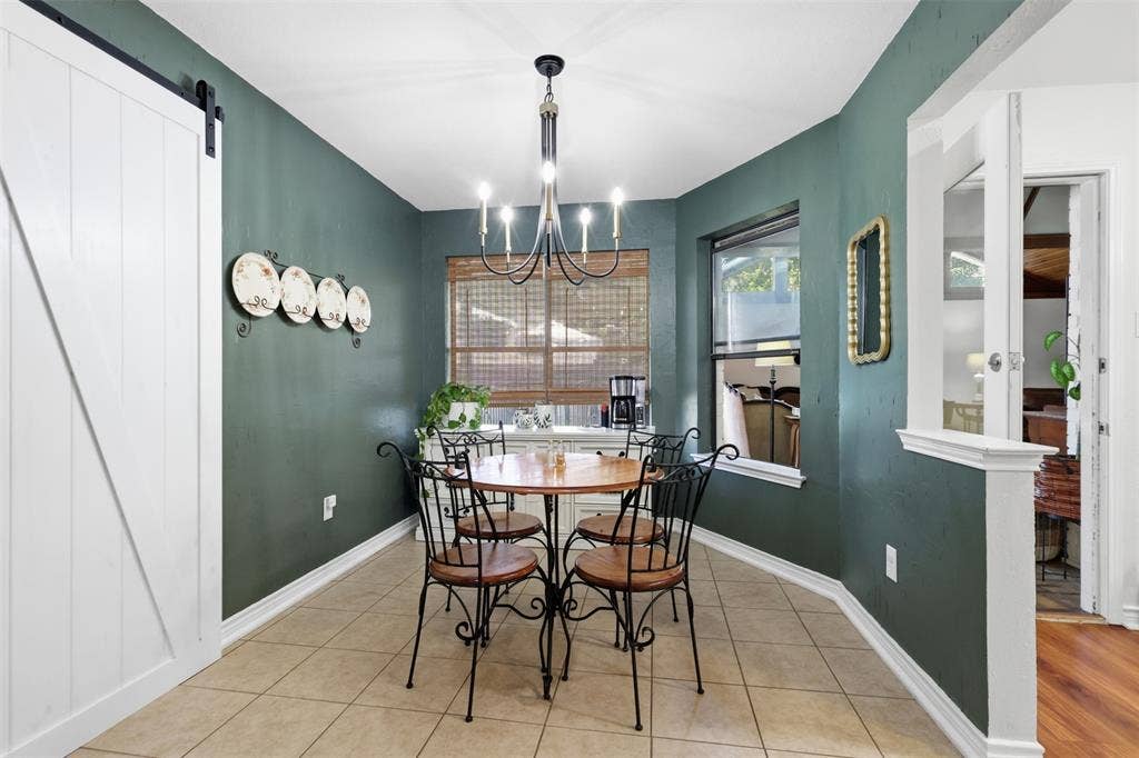 3811 Helmsford Drive, Arlington, TX 76016 3811 Helmsford Drive, Arlington, TX 76016