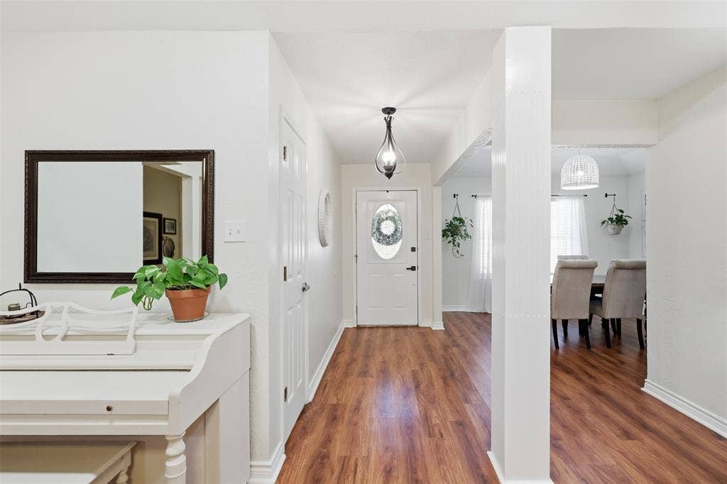 3811 Helmsford Drive, Arlington, TX 76016 3811 Helmsford Drive, Arlington, TX 76016