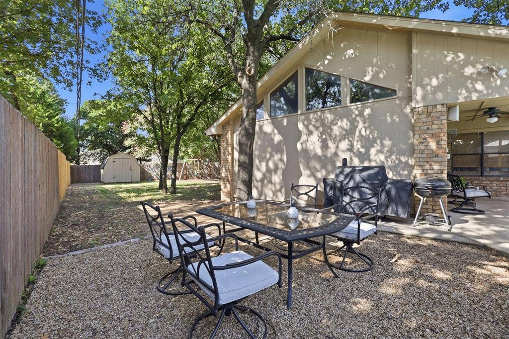 3811 Helmsford Drive, Arlington, TX 76016 3811 Helmsford Drive, Arlington, TX 76016
