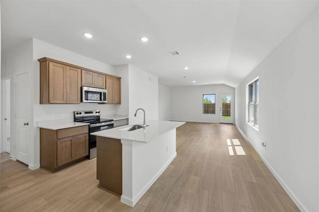 839 Hillcrest Boulevard, Princeton, TX 75407 Representative (4)